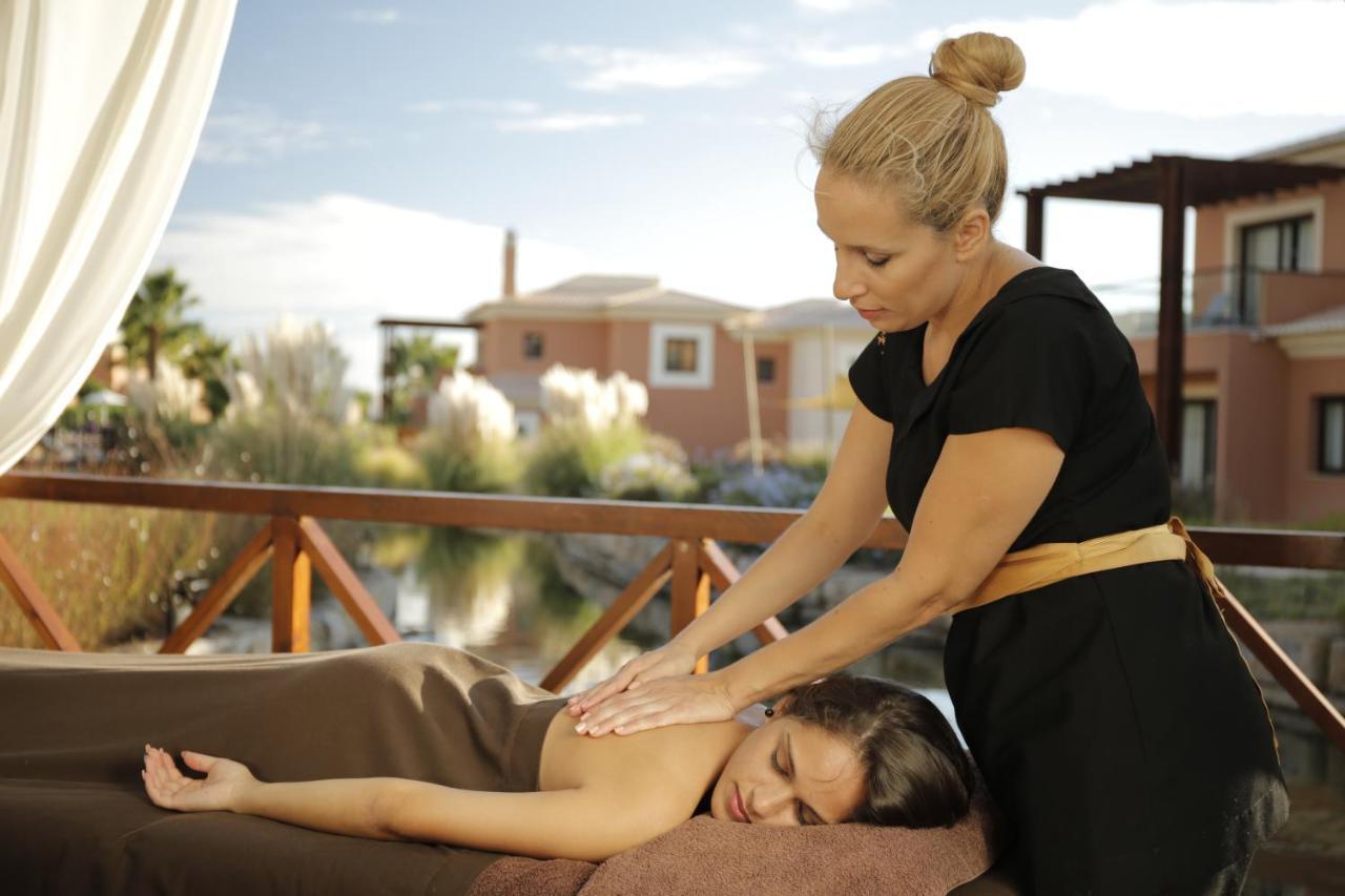 Monte Santo Resort Карвоейро Екстериор снимка Massage