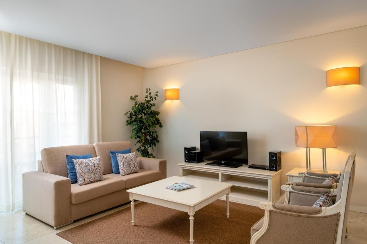 Monte Santo Resort Карвоейро Екстериор снимка A living room