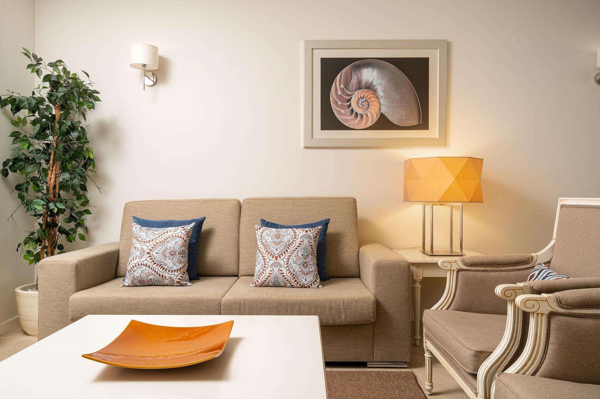 Monte Santo Resort Карвоейро Екстериор снимка A living room