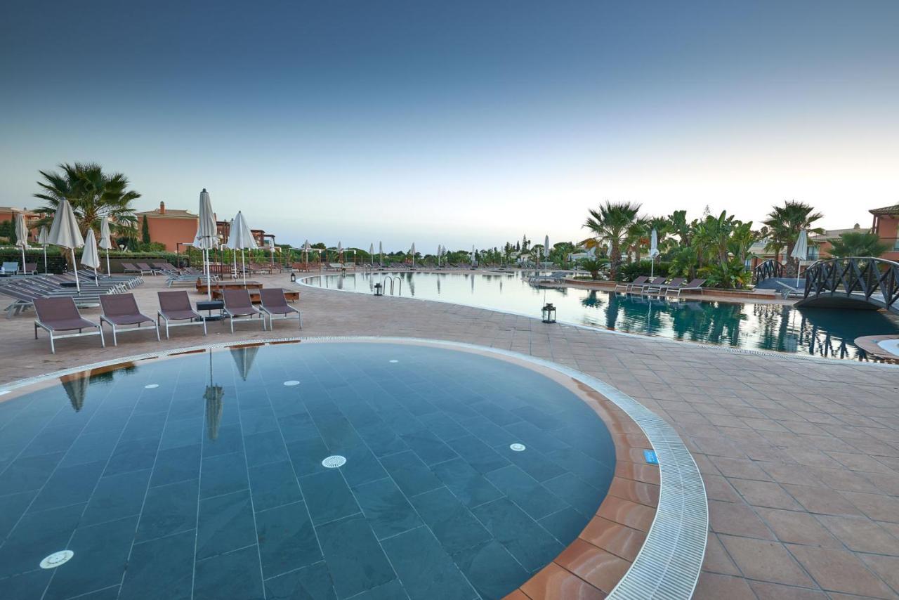 Monte Santo Resort Карвоейро Екстериор снимка The swimming pool at the hotel